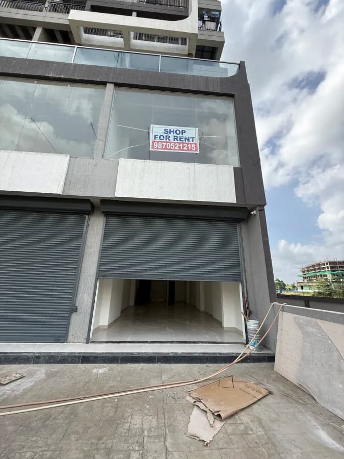 Prime G+1 duplex commercial property in Bluescape Callista, Sector 3, Pushpak Nagar, Navi Mumbai. — Showroom for lease in Pushpak Nagar, Navi Mumbai